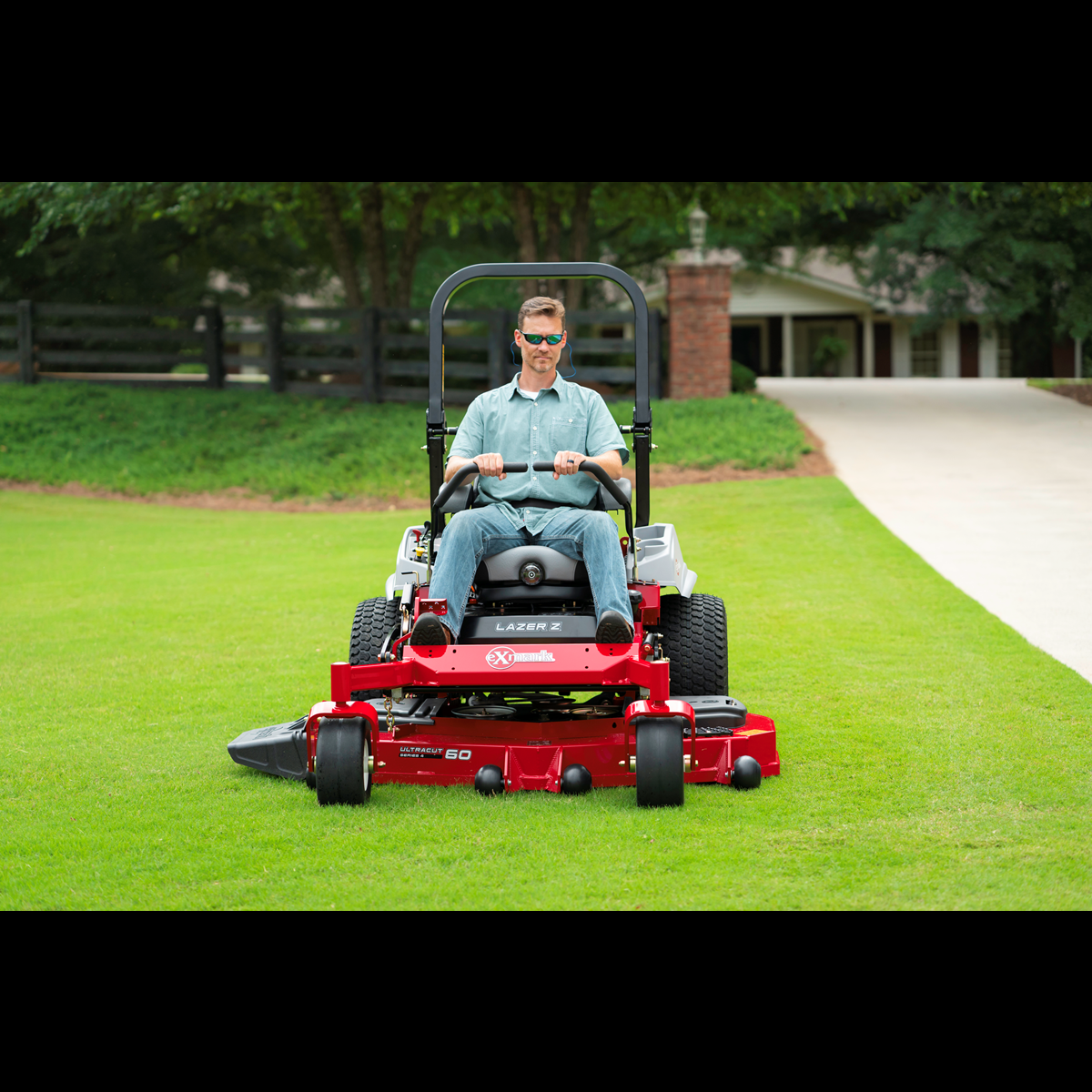 Exmark Lazer Z E-Series with 26 HP* Vanguard 810 Engine and 60" UltraCut Series 4 Deck Exmark Lazer Z E-Series with 26 HP* Vanguard 810 Engine and 60" UltraCut Series 4 Deck